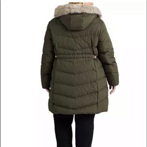 Faux fur trim hooded down coat